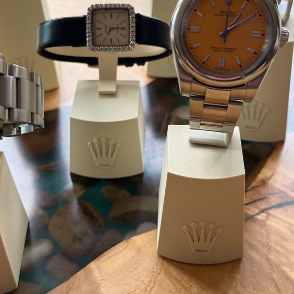 Rolex Cream Display Stands Set of eight with C-clips - Picture 6 of 9